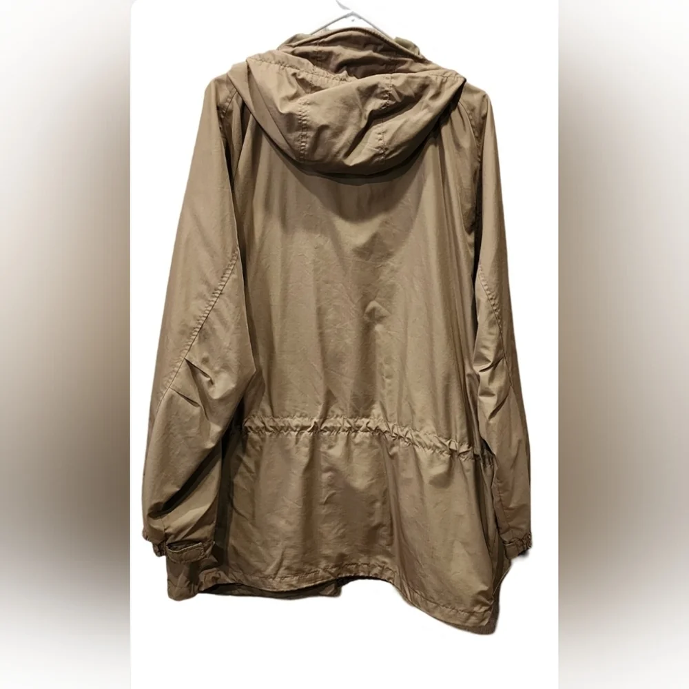 L.L. Bean Country Parka Windbreaker Tan hooded jacket, size Large